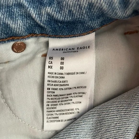 American Eagle Outfitters Light Blue Distressed Jean Shorts - Picture 6 of 6